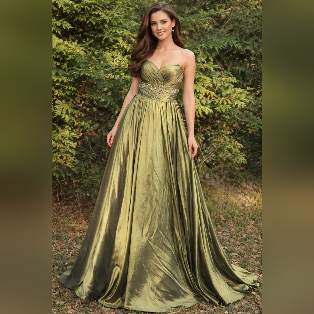 Flirt By MAGGIE SOTTERO Emerald Green XV Ball Gown Formal Dress  Size 10 - Picture 15 of 15